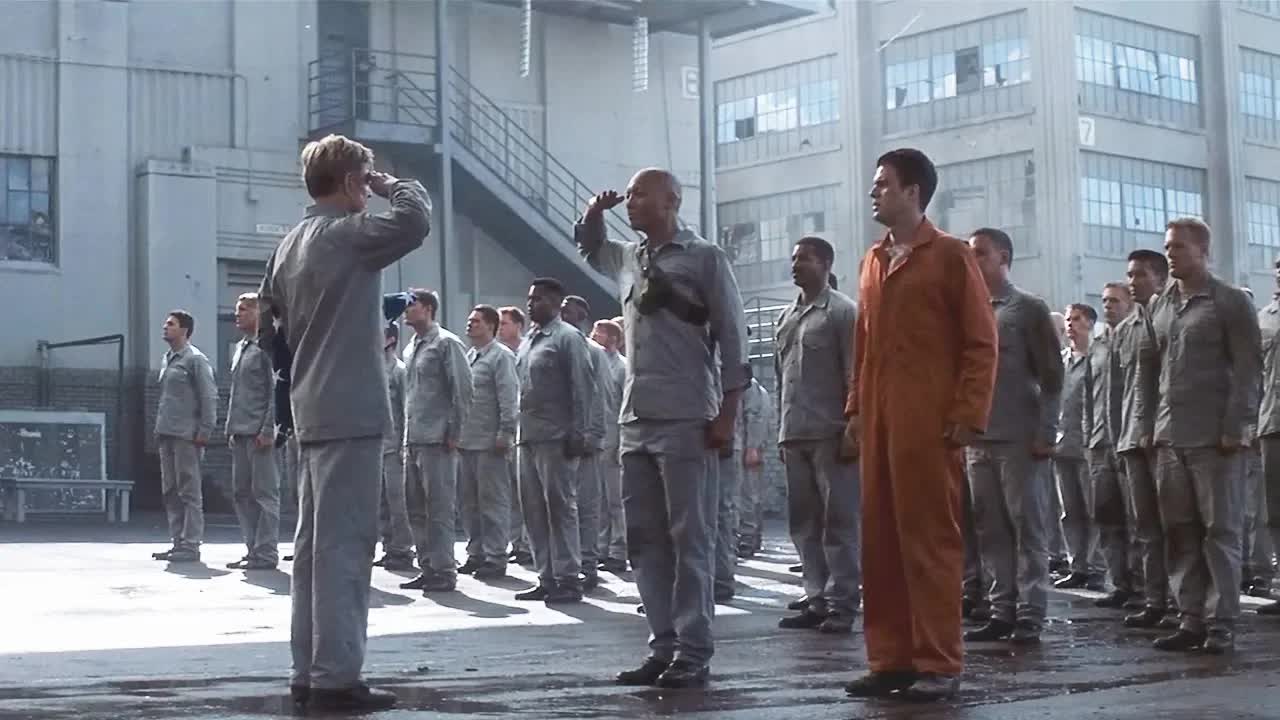 堂堂美国将军，竟被一个监狱长羞辱，忍无可忍带领全部囚犯反击！